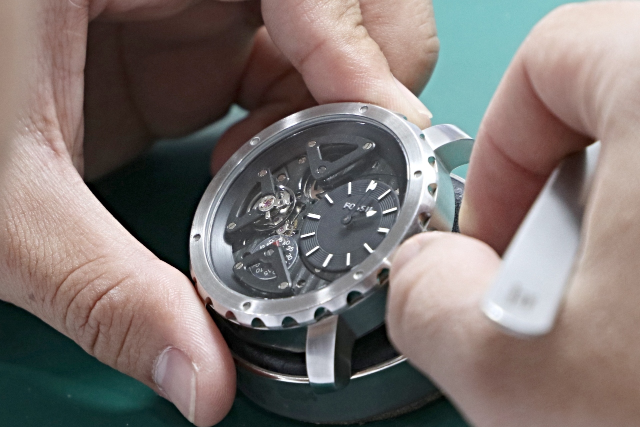 Service Jam Tangan Fossil