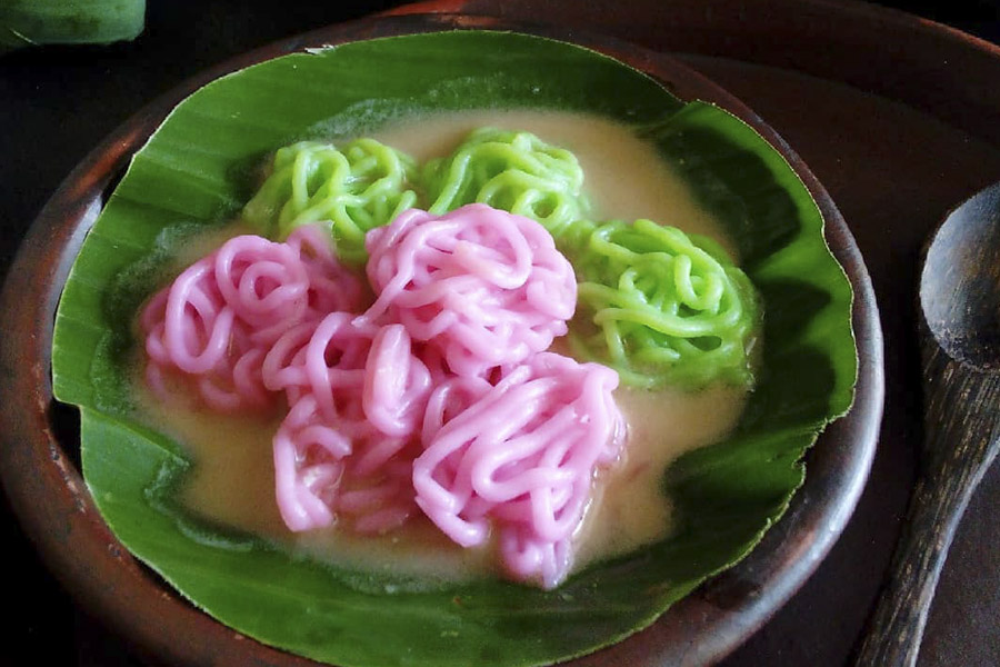 Jajanan Tradisional putu mayang