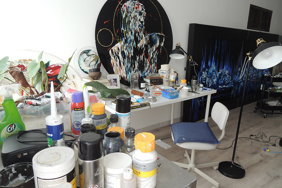 seniman muda indonesia studio Talitha Maranila