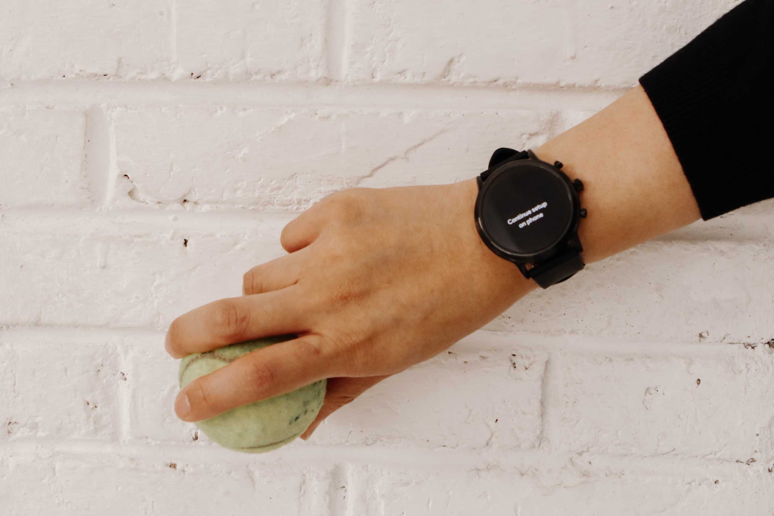 holiday gift berdasarkan karakter